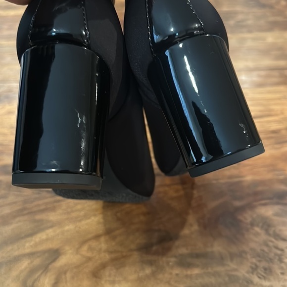 Donald J. Pliner Chelsie Black Square Toe Block Heels Bootie 6.5 - Picture 7 of 12